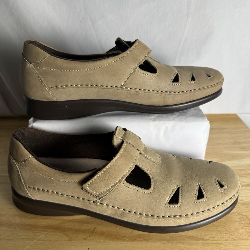 SAS Women's Shoes Roamer Sage 9 Narrow (9N) Very good used condition, cutouts